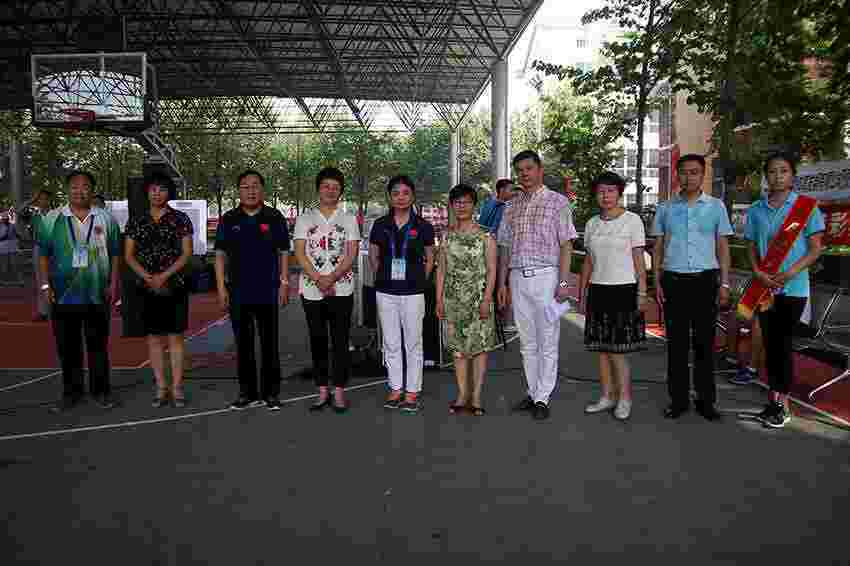全国青年及大学生掷球锦标赛举行颁奖仪式